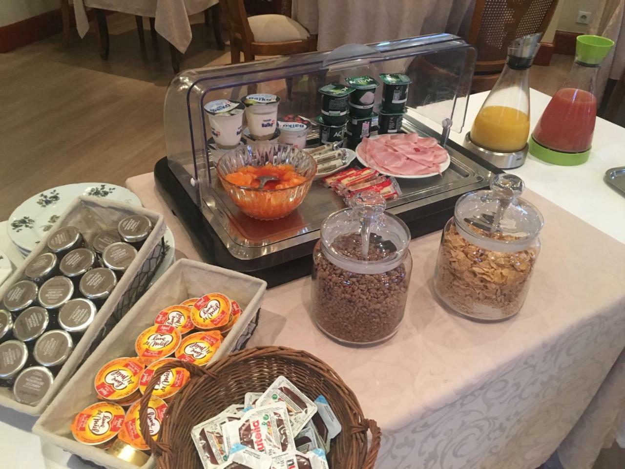 Hotel Restaurant Emile Job Montmerle-sur-Saone Экстерьер фото
